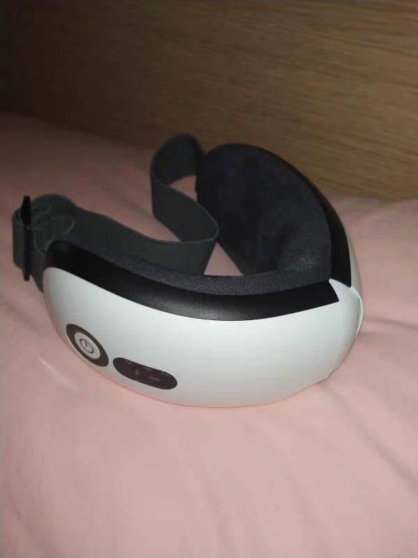 Customer photo review of Eyeology™ Intelligent Eye Massager