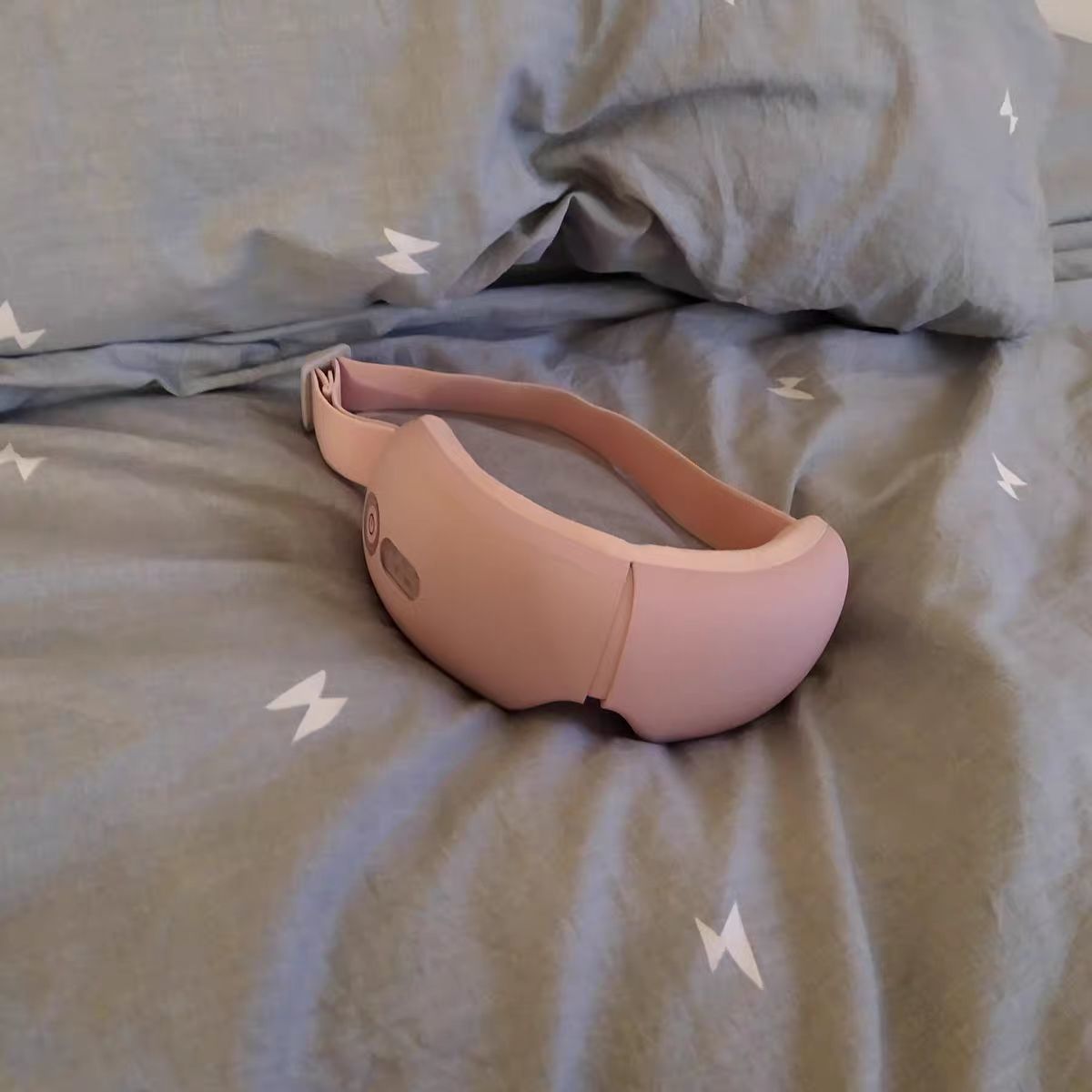 Customer photo review of Eyeology™ Intelligent Eye Massager