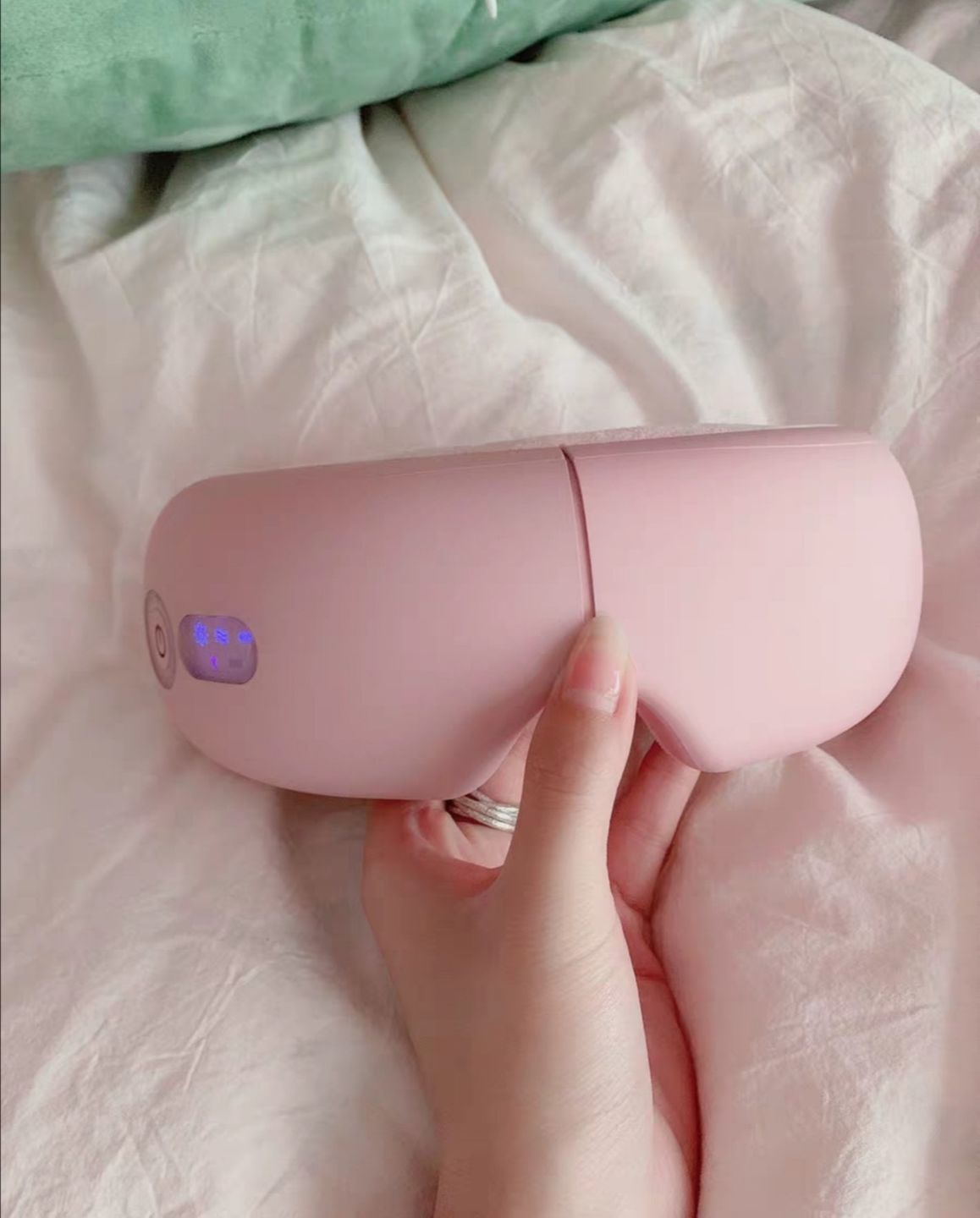 Customer photo review of Eyeology™ Intelligent Eye Massager