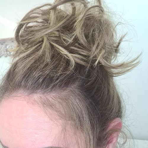 Customer photo review of JuvaBun Messy Bun