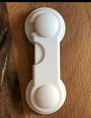 Customer photo review of BABYBREMSE - Kindersicherung für Schubladen und Schränke