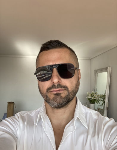 Customer photo review of Montana - Black