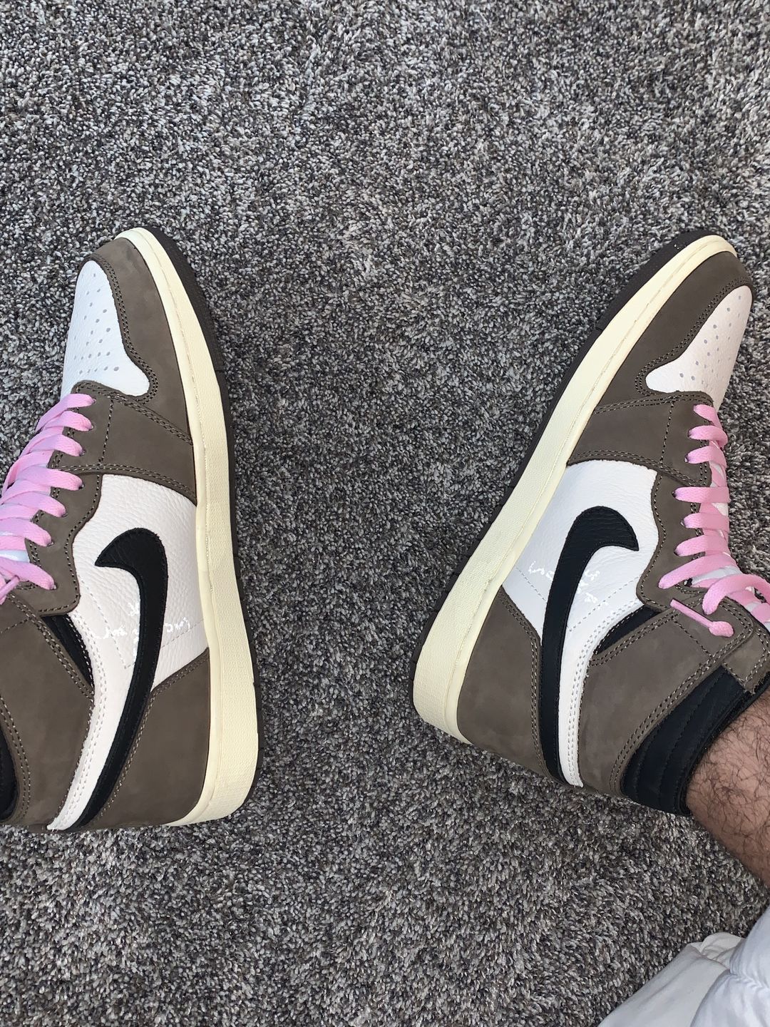 Customer photo review of Nike Air Jordan 1 High Travis Scott