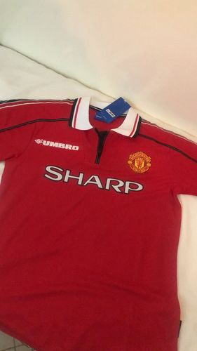 Customer photo review of MANU 1998/2000 Home kit