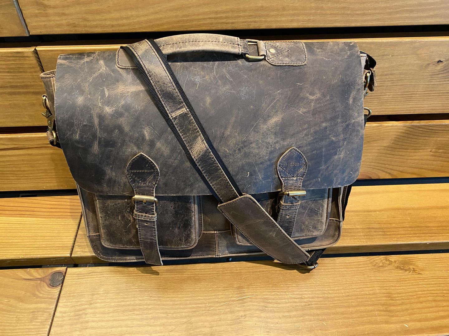 Customer photo review of Retro Buffalo Hunter Leather Laptop Messenger Bag