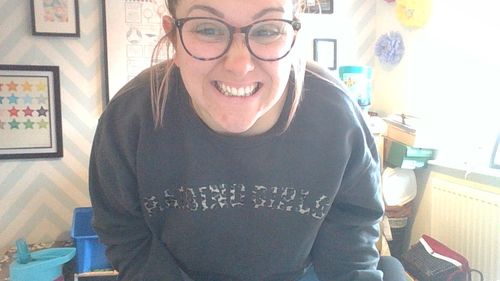 Customer photo review of Raising Girls Leopard Sweatshirt (MRK X)
