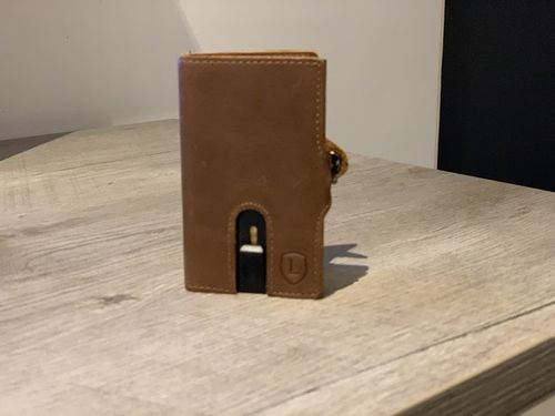 Customer photo review of Everest Smart Wallet