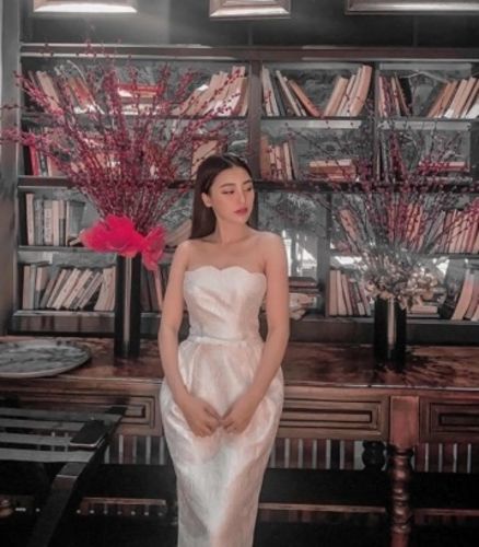 Customer photo review of BELLE Petal Midi Dress