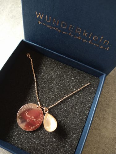 Customer photo review of Personalisierte Halskette mit Gravur "Four Seasons" aus 925 Sterling Silber