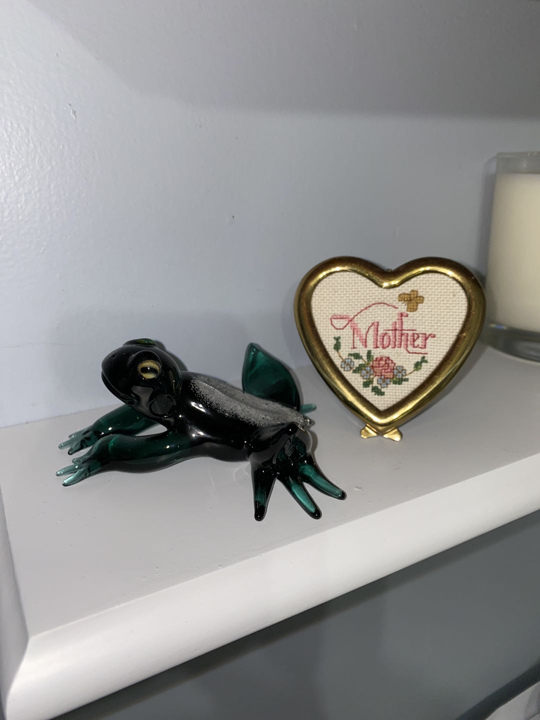 Customer photo review of Glass Frog Figurine with Cremation Ashes