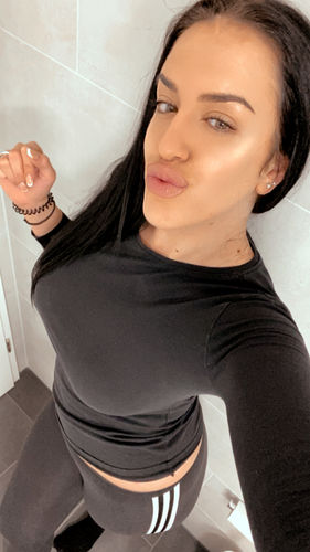 Customer photo review of Special Gift Secret Lips Samtbeutel