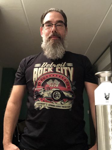 Customer photo review of KISS - Detroit Rock City - Men's T-shirt