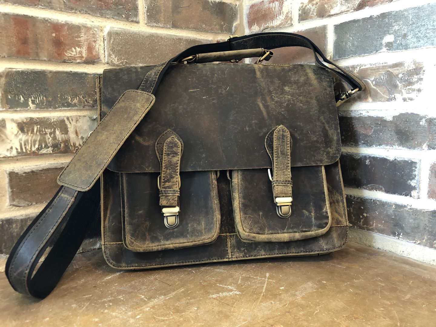 Customer photo review of Retro Buffalo Hunter Leather Laptop Messenger Bag
