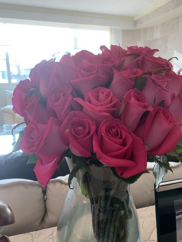 Customer photo review of Ramo de 48 Rosas Fiusha Blanco F