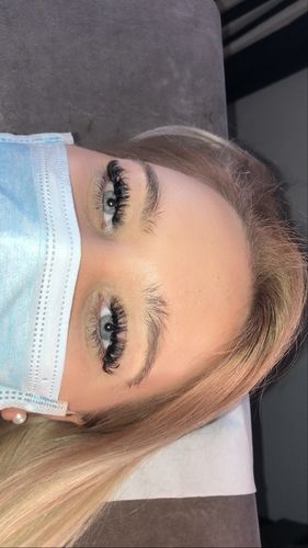 Customer photo review of 20D 0.05 SHORT STEM Russian Volume (16 Lines)