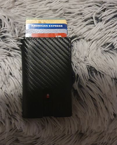Customer photo review of Everest Smart Wallet