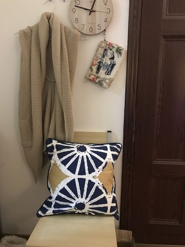 Sunnylouise review of 燦爛青藍 加厚全棉印花抱枕套 image 1 out of 1