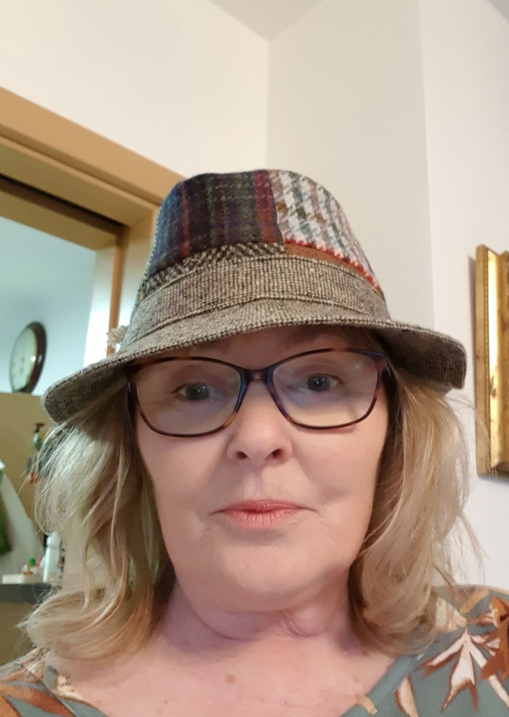 Customer photo review of Walking Hat Patchwork Tweed