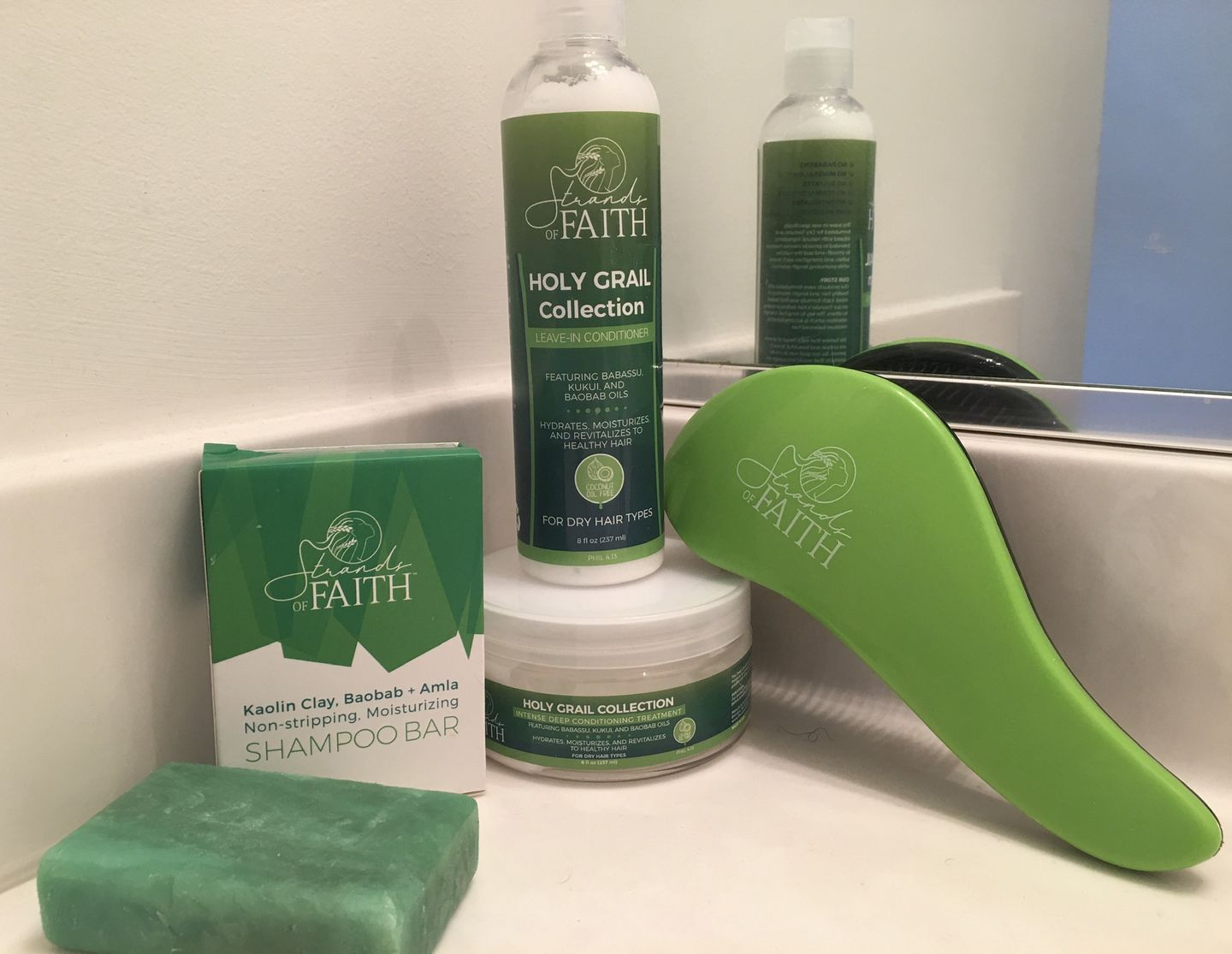 Customer photo review of Non-Stripping Shampoo Bar