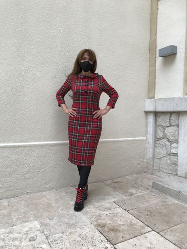 Avis photo d'un client sur [PRÉVENTE] Robe Crayon Année 60 Patchwork Boutonnée