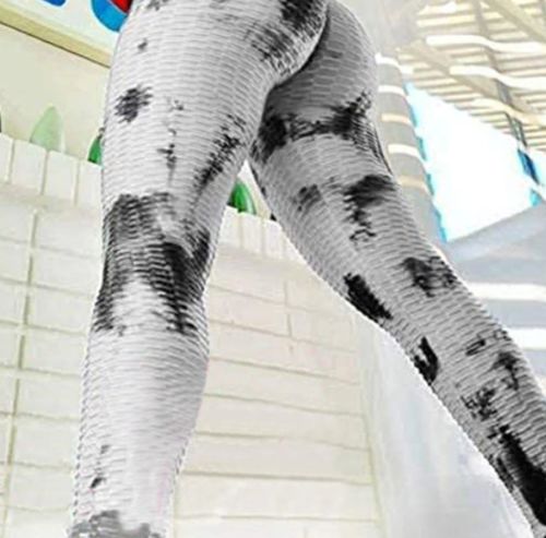 Customer photo review of GYMKARTEL® ANTI-CELLULITE AND PUSH UP LEGGINGS - TIE-DYE BLACK