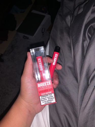 Customer photo review of Breeze Plus Disposable Pod System | Lychee Ice