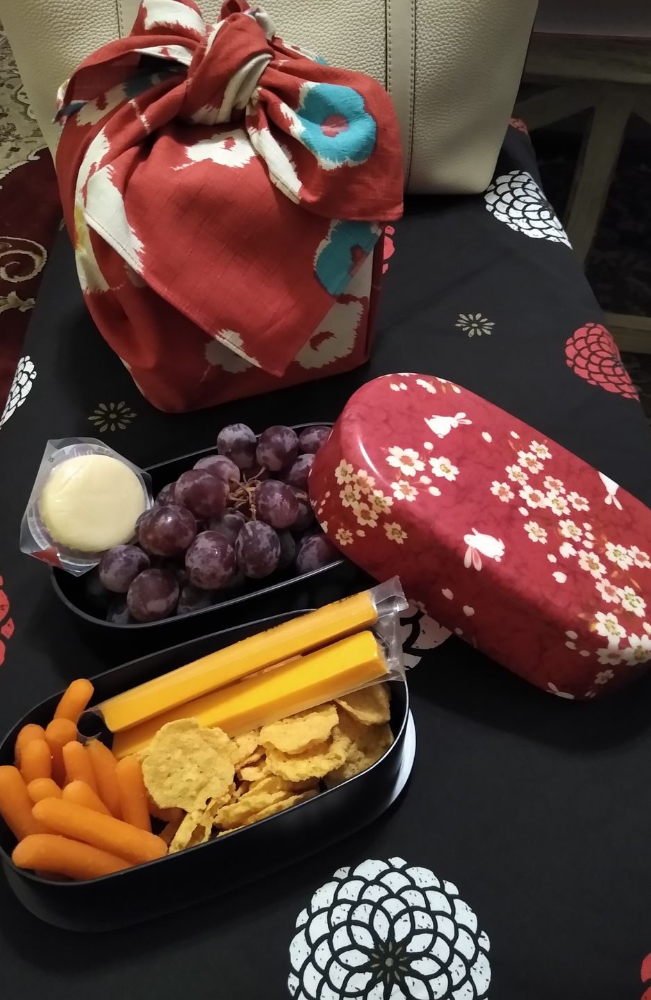 Customer photo review of Sakura Rabbit Oval Bento Box 830ml | Red