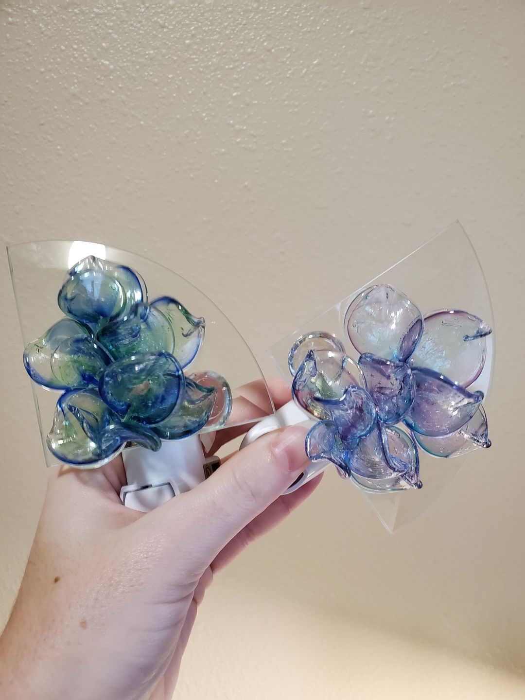 Customer photo review of Memorial Nightlight Flower with Cremation Ash