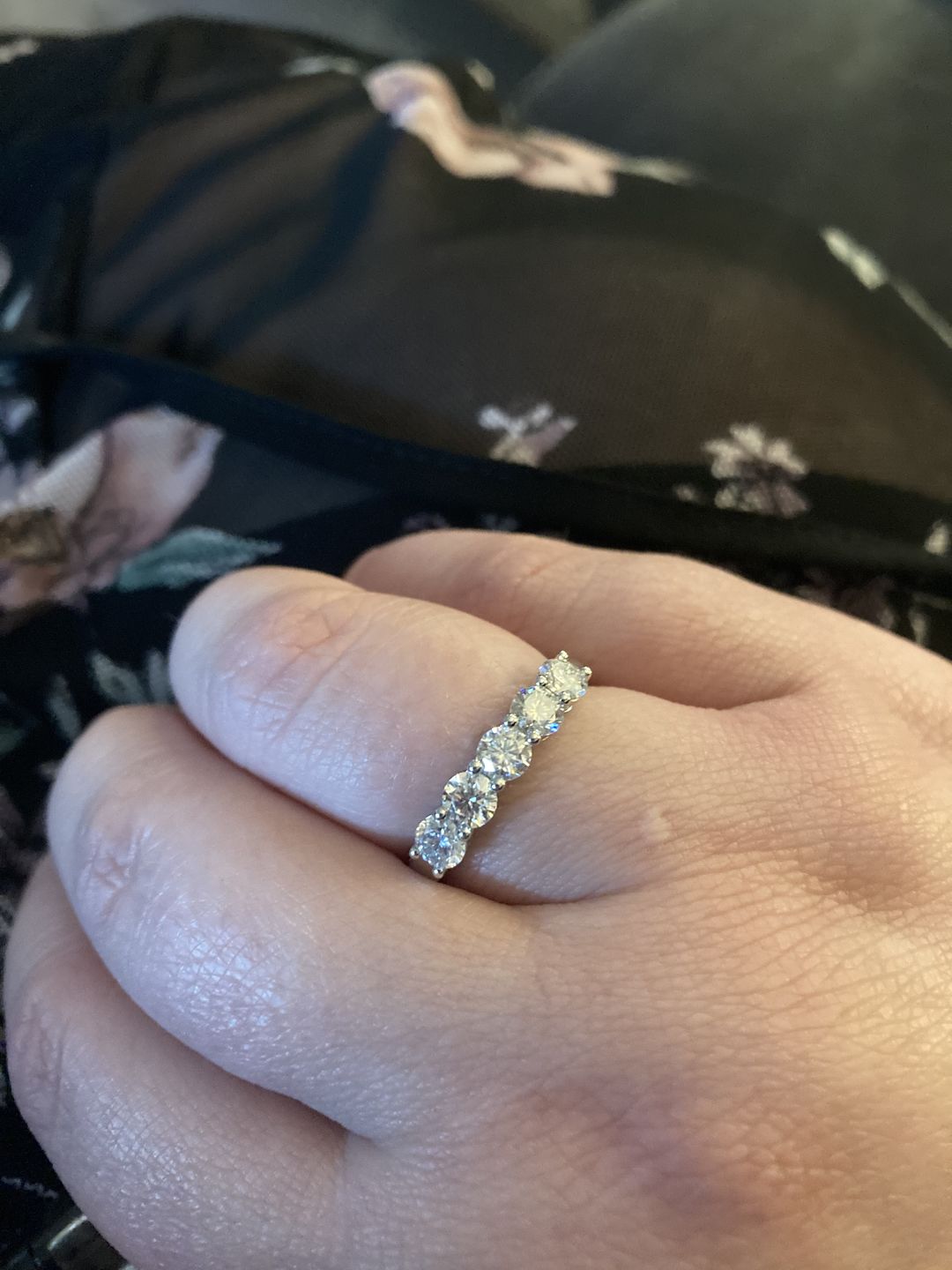Customer photo review of Doveggs five stone moissanite wedding band/moissanite ring/lab diamond band