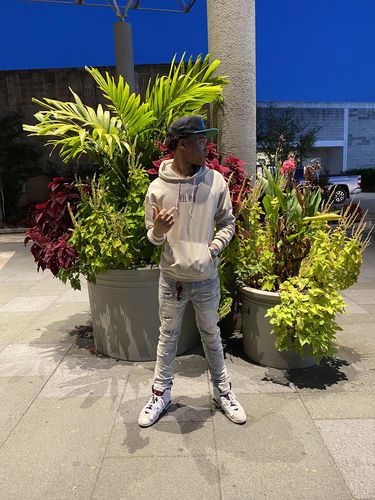 Customer photo review of ENGINEERED JEANS WITH RIP OFF