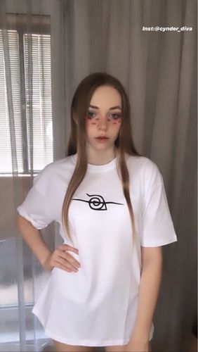 Customer photo review of Itachi Uchiha - Streetwear T-shirt