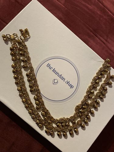 Customer photo review of Single Layer Dainty & Polki Anklets