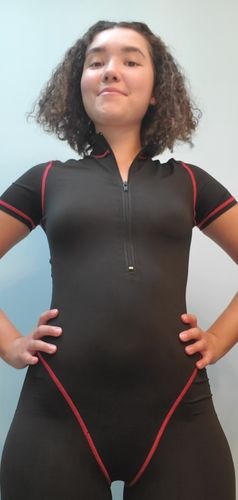 Customer photo review of Combinaison noir longue bande rouge
