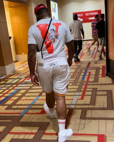 Customer photo review of YEEZY BOOST 700 V3