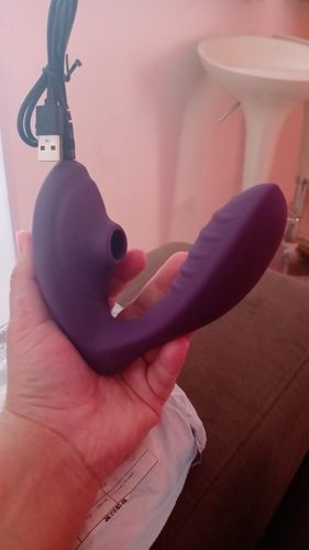 Customer photo review of Suctional Vibrator