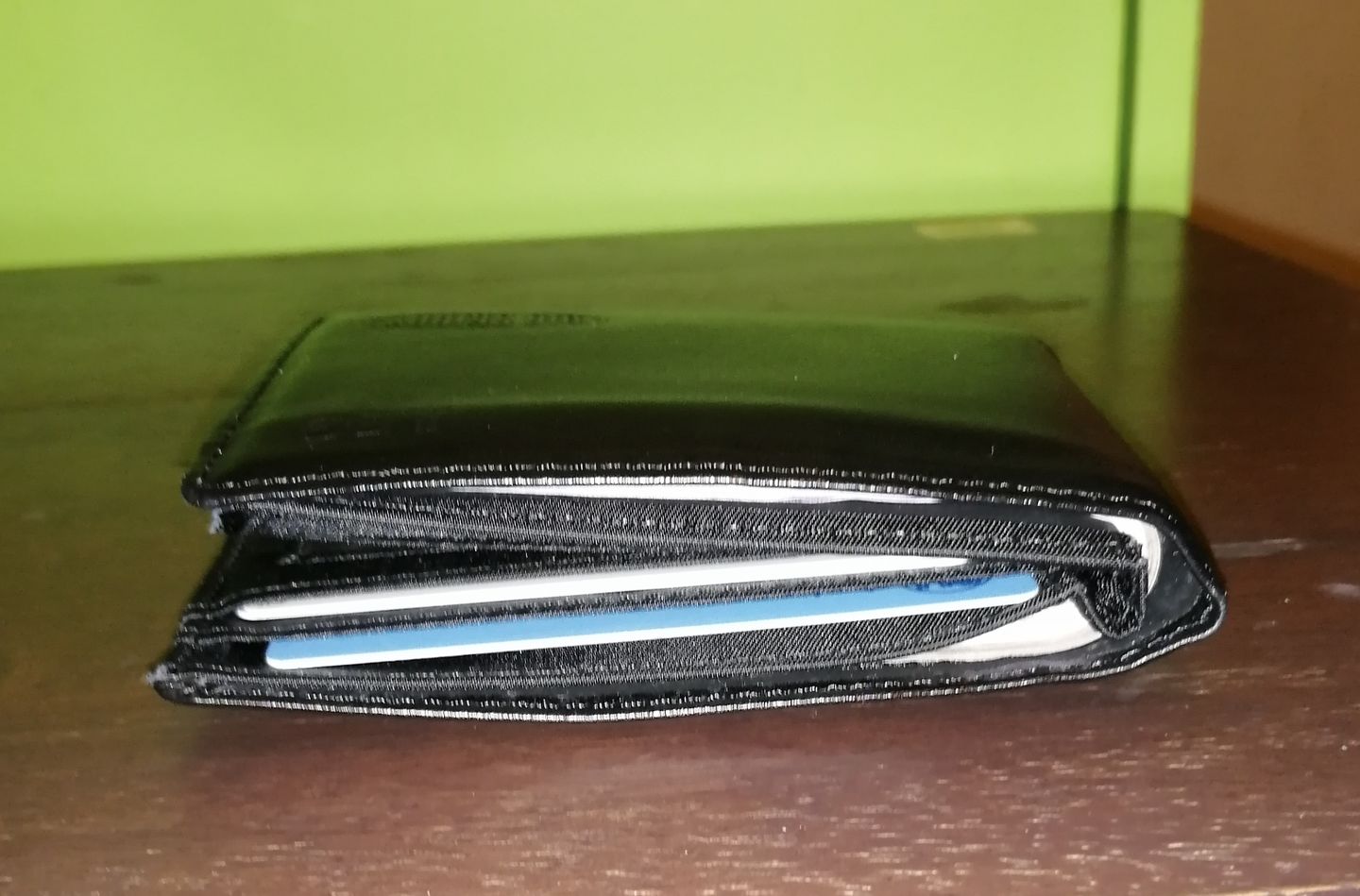 Customer photo review of RFID Blocking Leather L-Fold Wallet Black