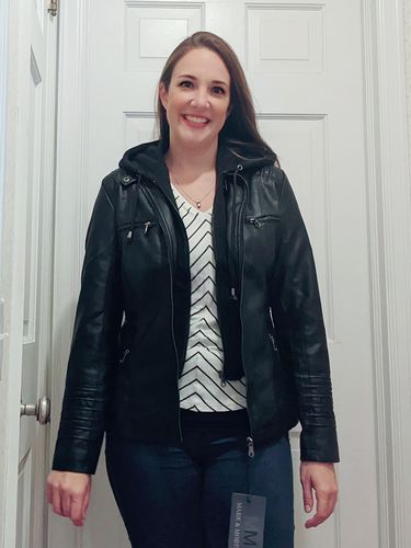 Customer photo review of Kasdeya Leather Jacket