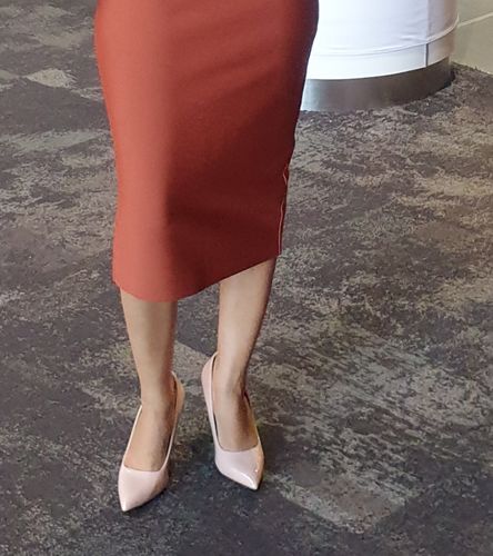 Customer photo review of Petite Feet Women's Pointed Patent Heel Pumps AS132