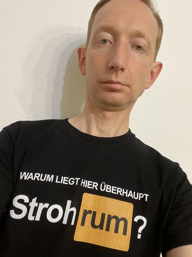 Customer photo review of Stroh rum - Words on Shirts  - Herren Shirt