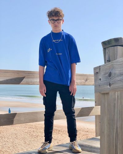 yeezy blue oat outfit