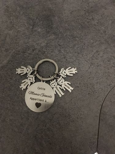 Customer photo review of Mamie/Papi Génial Porte-Clé