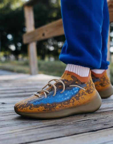 yeezy blue oat outfit