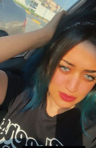 Customer photo review of Pretty Adele Gray