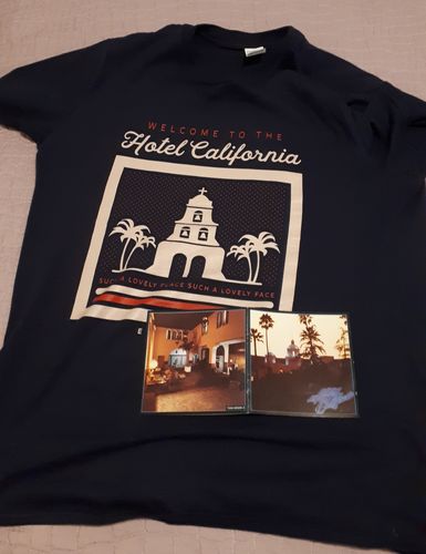 Customer photo review of Eagles - Hotel California - Men's T-Shirt