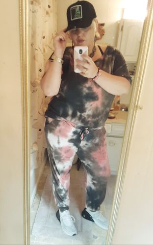 Customer photo review of Forgotten Dreams Tie Dye Joggers In Mauve