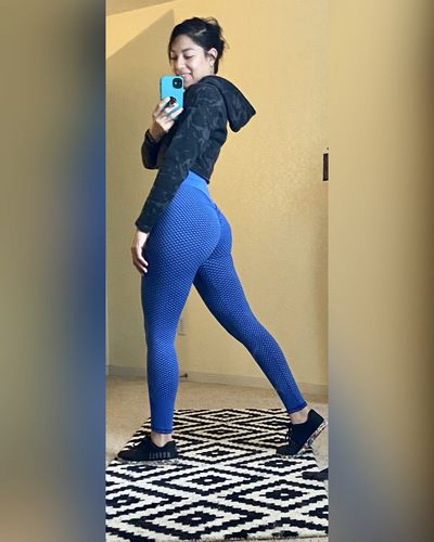 Stephanie T. review of Booty Lifting | Anti Cellulite Leggings image 1 out of 1