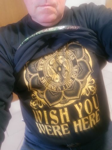 Customer photo review of Pink Floyd - Wish You Were Here - Men's T-Shirt