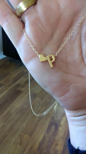 Customer photo review of LOANYA Halskette mit kleinem Herz und einem Buchstaben