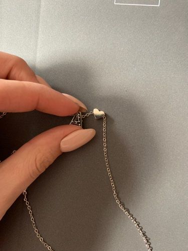 Customer photo review of LOANYA Halskette mit kleinem Herz und einem Buchstaben