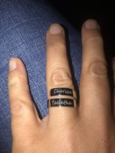 Customer photo review of LOANYA Partnerring mit zwei personalisierten Namen